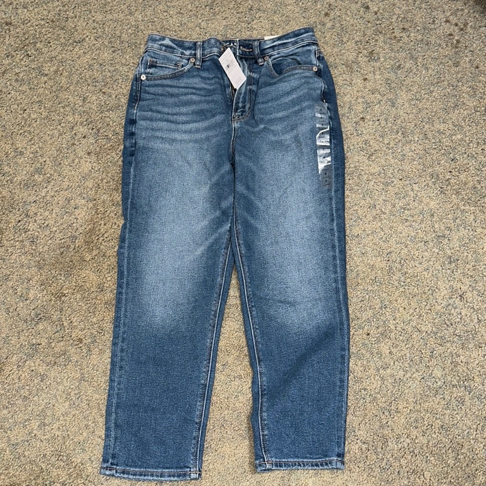 AE MOM JEAN